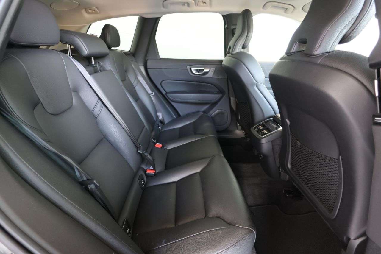 2023 VOLVO XC60 2023 VOLVO XC60