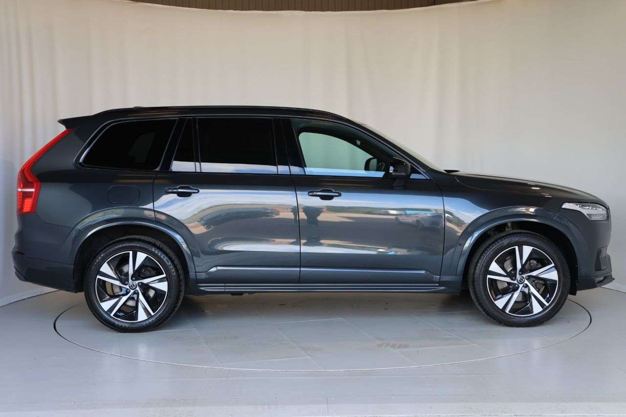 A 2021 VOLVO XC90 2.0 B5 MHEV R-Design SUV 5dr Diesel Hybrid Auto 4WD Euro 6 (s/s) (235 ps) A A 2021 VOLVO XC90 2.0 B5 MHEV R-Design SUV 5dr Diesel Hybrid Auto 4WD Euro 6 (s/s) (235 ps) A