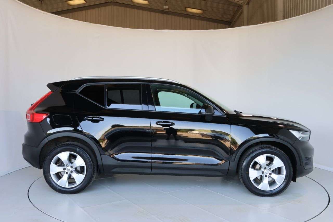 A 2020 VOLVO XC40 1.5 T3 Momentum SUV 5dr Petrol Manual Euro 6 (s/s) (163 ps) FREE DELIVERY W A 2020 VOLVO XC40 1.5 T3 Momentum SUV 5dr Petrol Manual Euro 6 (s/s) (163 ps) FREE DELIVERY W