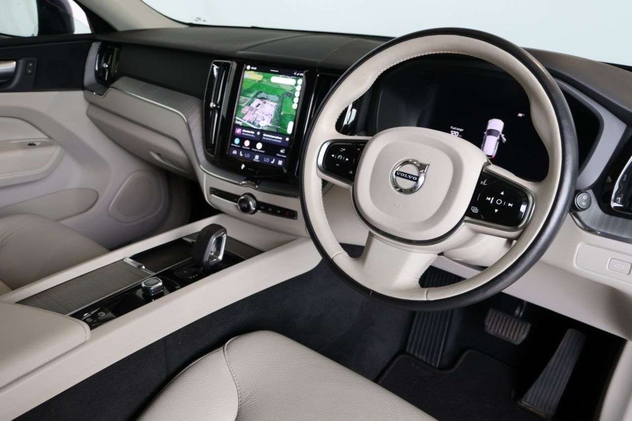 2023 VOLVO XC60 2023 VOLVO XC60