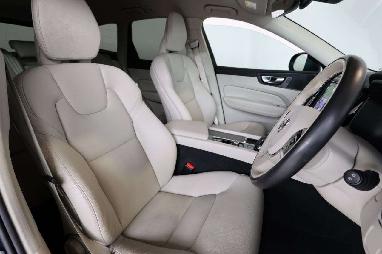 2023 VOLVO XC60 2023 VOLVO XC60