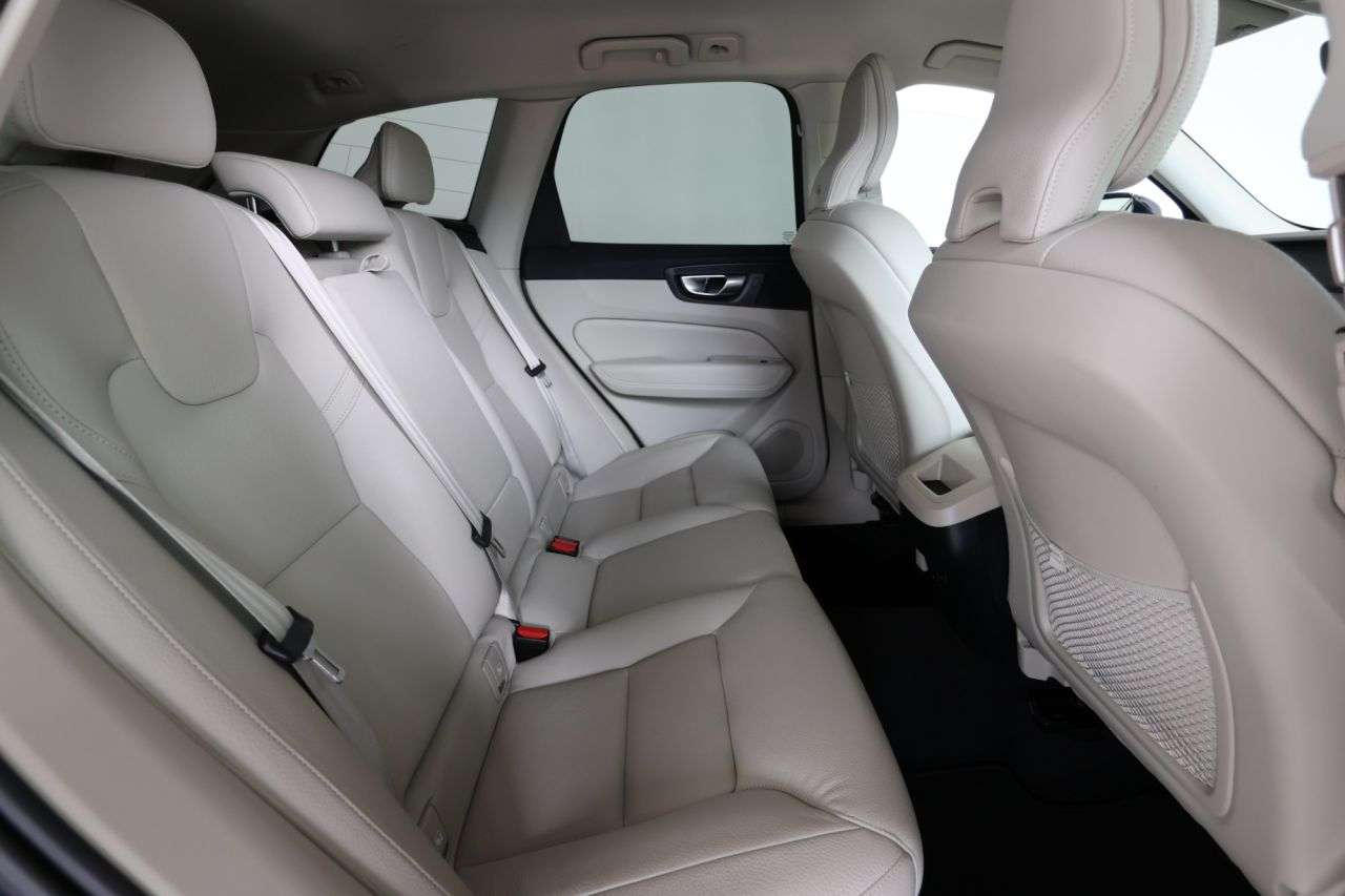 2023 VOLVO XC60 2023 VOLVO XC60
