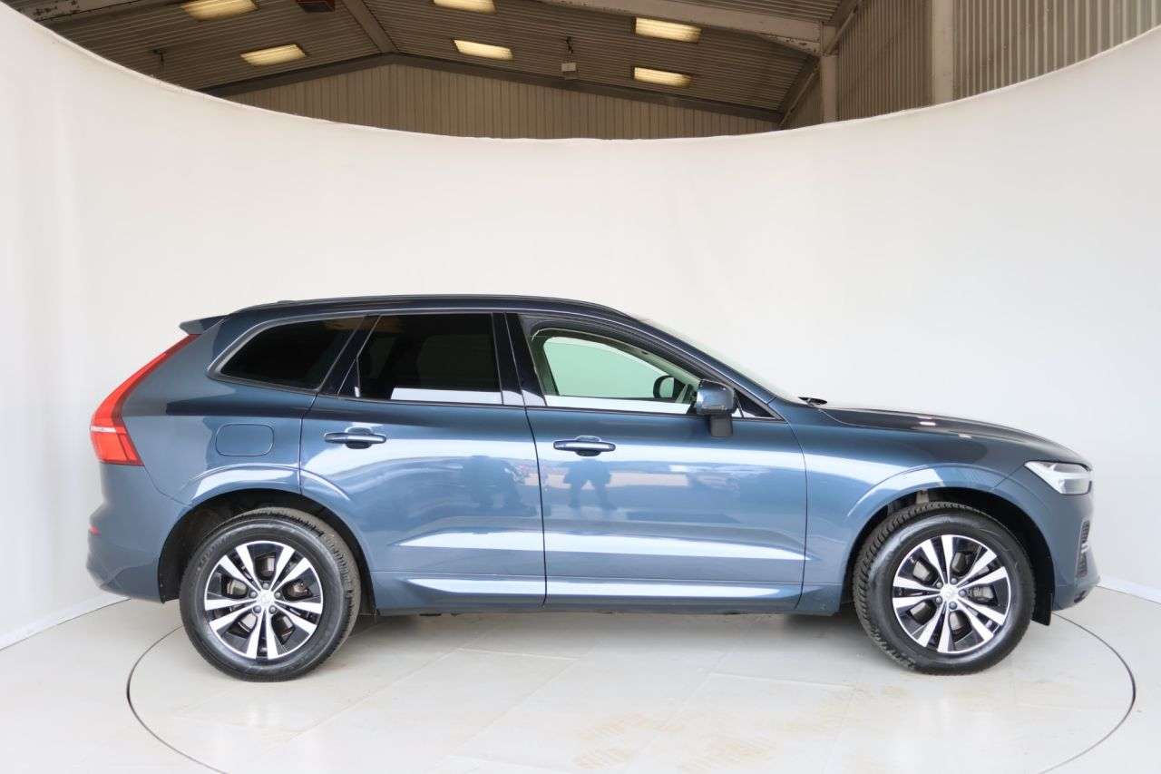 A 2023 VOLVO XC60 2.0 B5 MHEV Core SUV 5dr Petrol Hybrid Auto AWD Euro 6 (s/s) (250 ps) BLOND A 2023 VOLVO XC60 2.0 B5 MHEV Core SUV 5dr Petrol Hybrid Auto AWD Euro 6 (s/s) (250 ps) BLOND