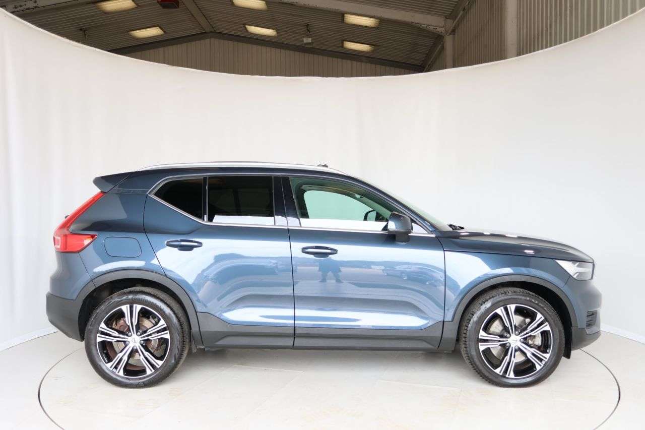 A 2021 VOLVO XC40 1.5h T4 Recharge 10.7kWh Inscription SUV 5dr Petrol Plug-in Hybrid Auto Eur A 2021 VOLVO XC40 1.5h T4 Recharge 10.7kWh Inscription SUV 5dr Petrol Plug-in Hybrid Auto Eur