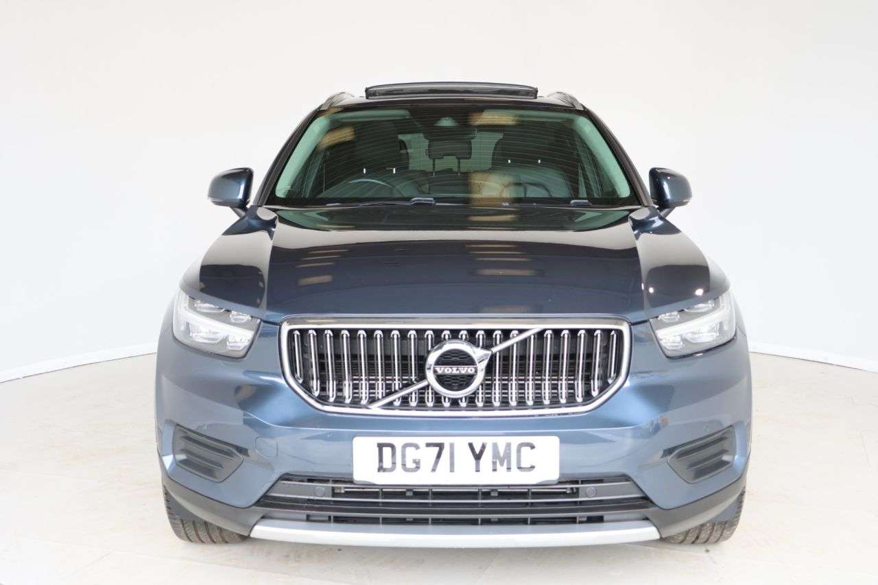 2021 VOLVO XC40 2021 VOLVO XC40