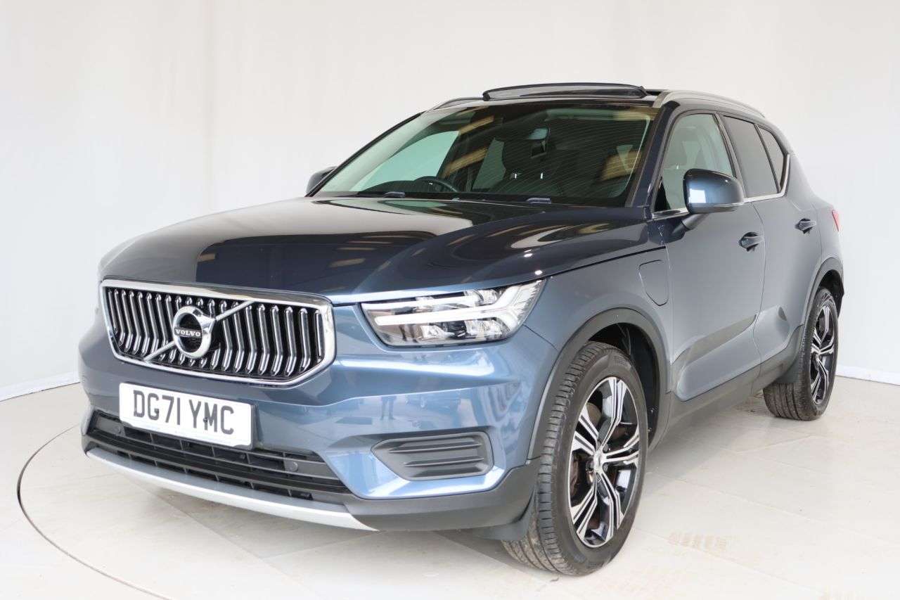 A 2021 VOLVO XC40 1.5h T4 Recharge 10.7kWh Inscription SUV 5dr Petrol Plug-in Hybrid Auto Eur A 2021 VOLVO XC40 1.5h T4 Recharge 10.7kWh Inscription SUV 5dr Petrol Plug-in Hybrid Auto Eur