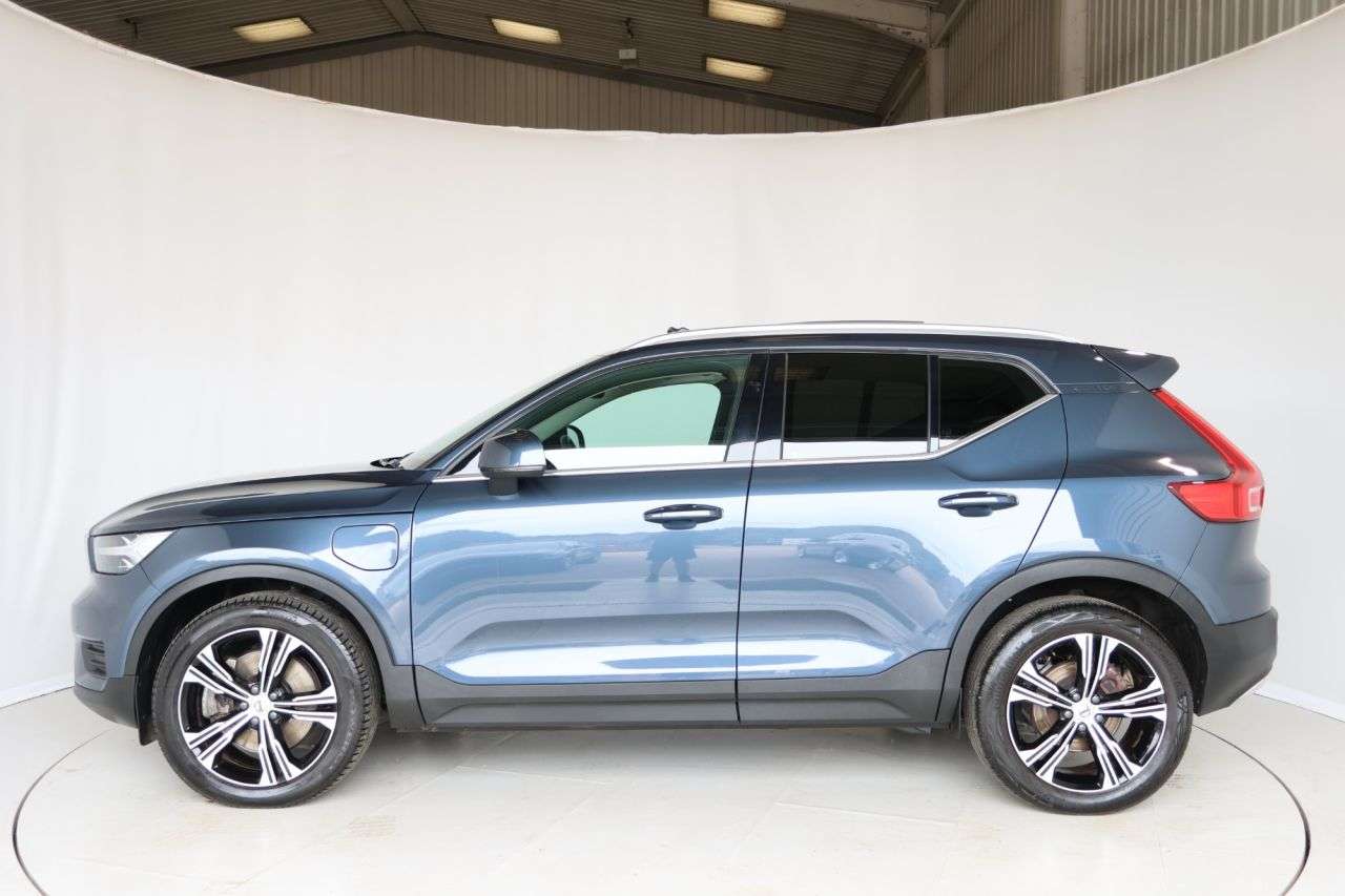 2021 VOLVO XC40 2021 VOLVO XC40