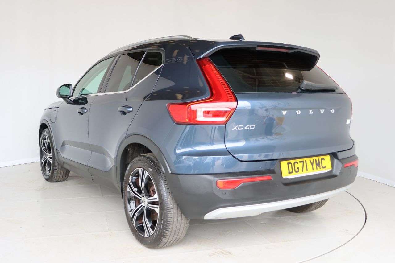 2021 VOLVO XC40 2021 VOLVO XC40