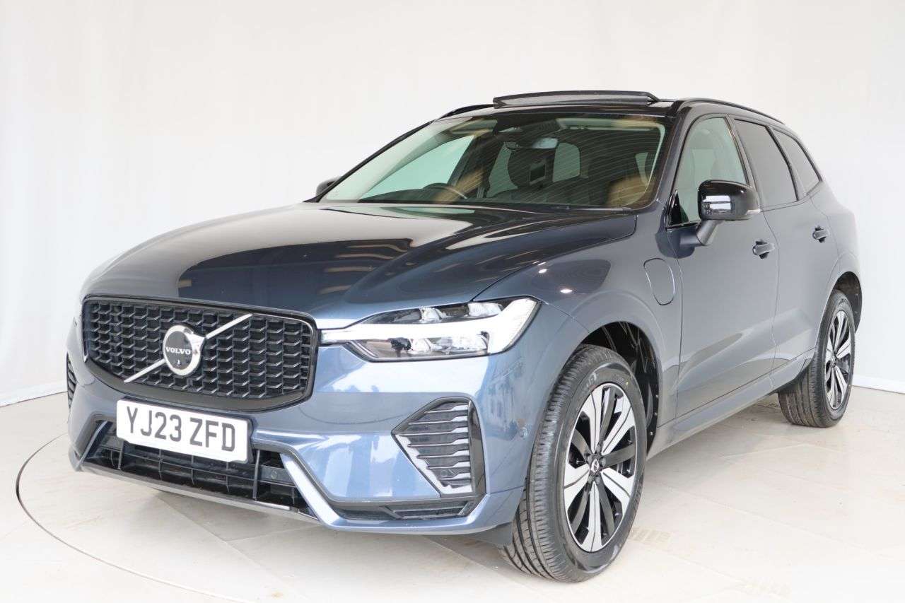 A 2023 VOLVO XC60 2.0h T6 Recharge 18.8kWh Plus SUV 5dr Petrol Plug-in Hybrid Auto AWD Euro 6 A 2023 VOLVO XC60 2.0h T6 Recharge 18.8kWh Plus SUV 5dr Petrol Plug-in Hybrid Auto AWD Euro 6
