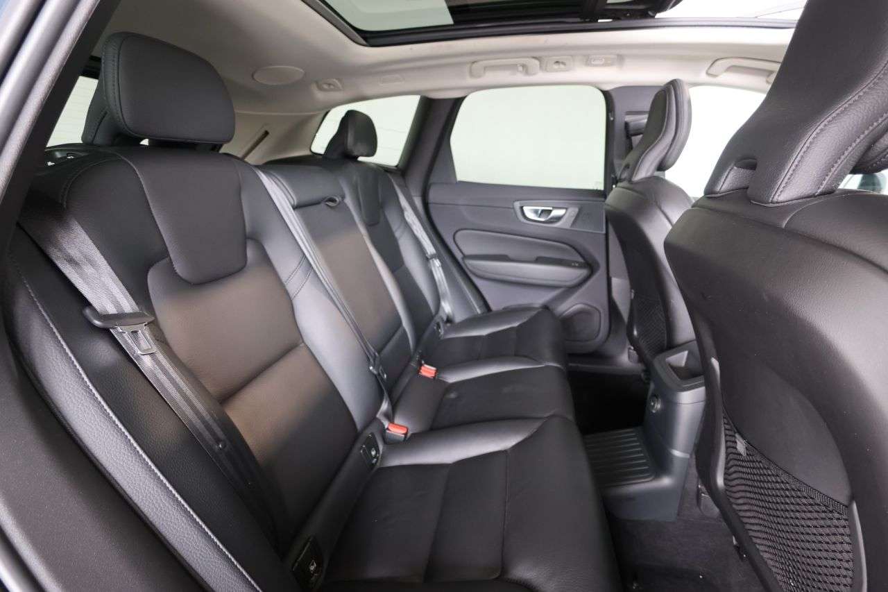 2023 VOLVO XC60 2023 VOLVO XC60