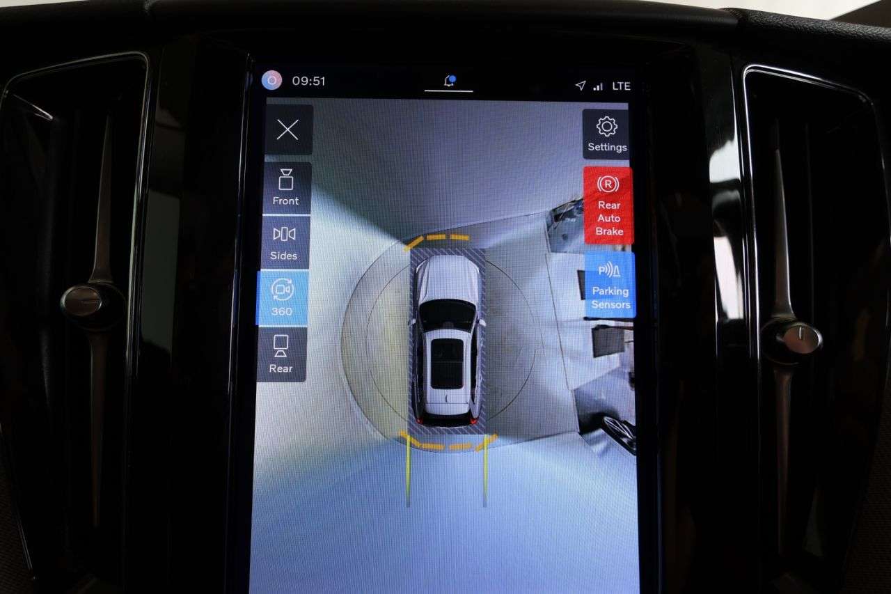 2023 VOLVO XC60 2023 VOLVO XC60