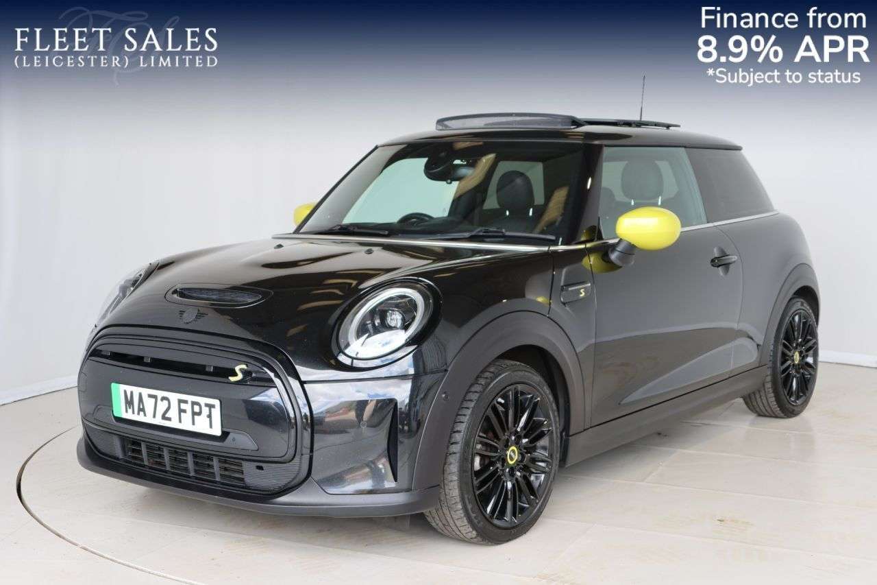 A 2022 MINI ELECTRIC HATCH Cooper SE 32.6kWh Level 3 Hatchback 3dr Electric Auto (184 ps) APPLE CAR PL A 2022 MINI ELECTRIC HATCH Cooper SE 32.6kWh Level 3 Hatchback 3dr Electric Auto (184 ps) APPLE CAR PL
