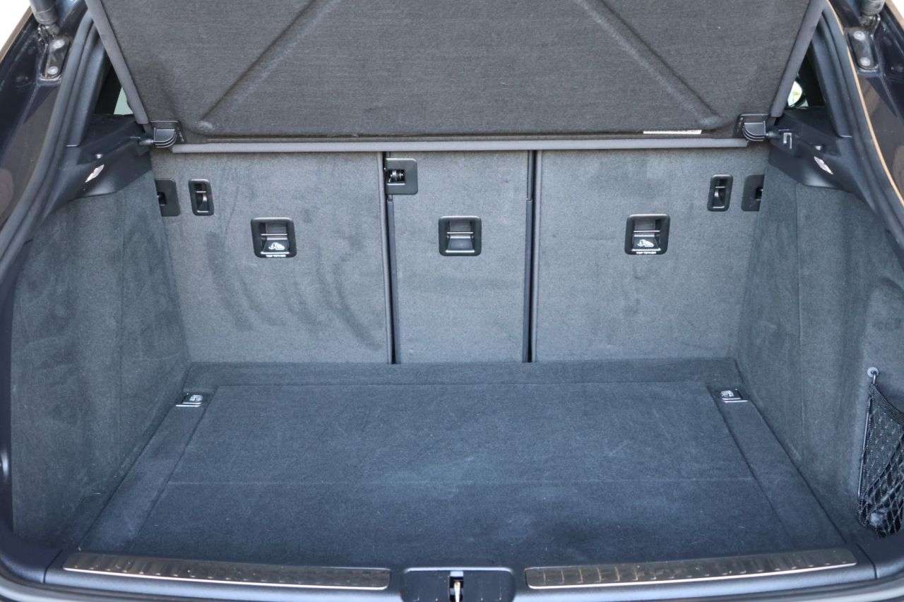 2022 PORSCHE MACAN 2022 PORSCHE MACAN