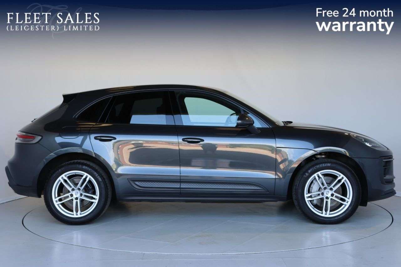 A 2022 PORSCHE MACAN 2.0T SUV 5dr Petrol PDK 4WD Euro 6 (s/s) (265 ps) WIRELESS APPLE CAR PLAY A 2022 PORSCHE MACAN 2.0T SUV 5dr Petrol PDK 4WD Euro 6 (s/s) (265 ps) WIRELESS APPLE CAR PLAY