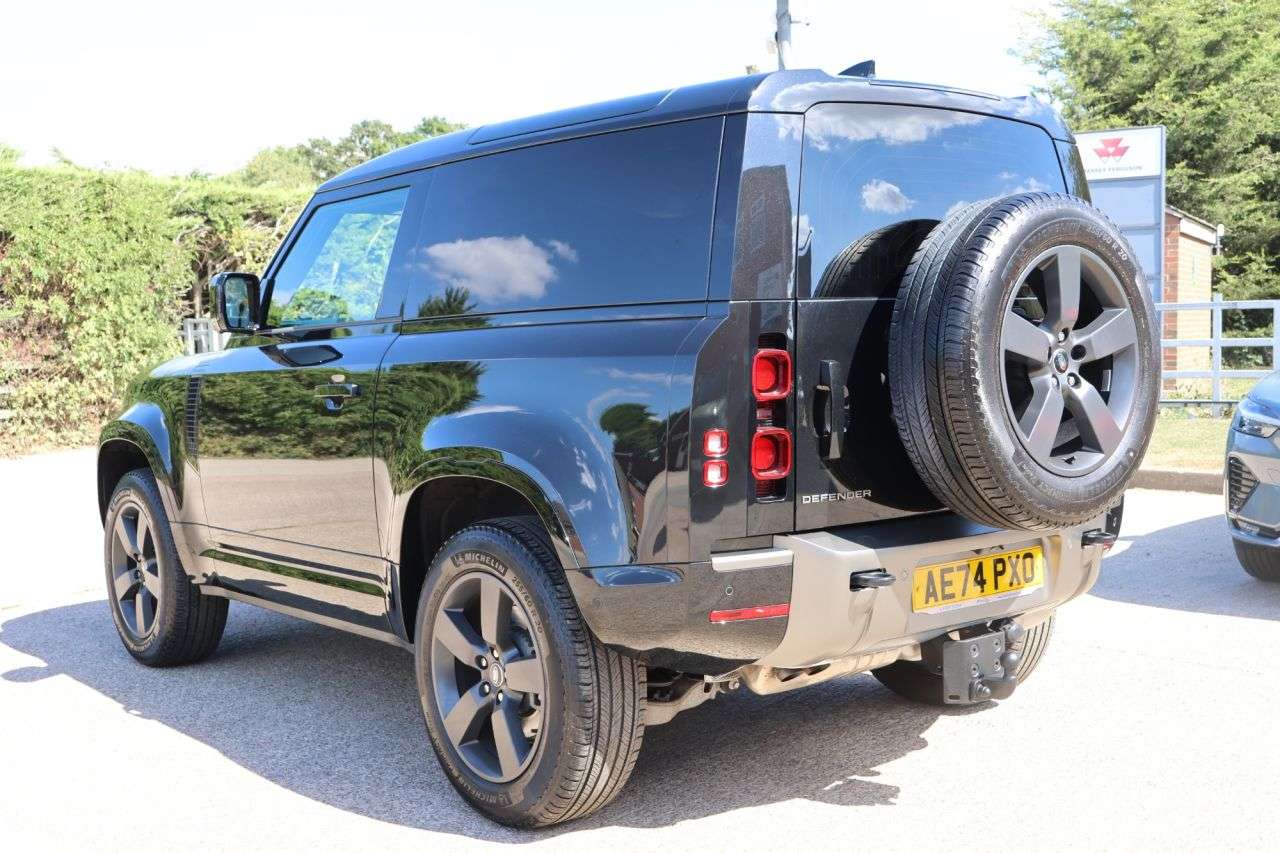 2024 LAND ROVER DEFENDER 90 2024 LAND ROVER DEFENDER 90