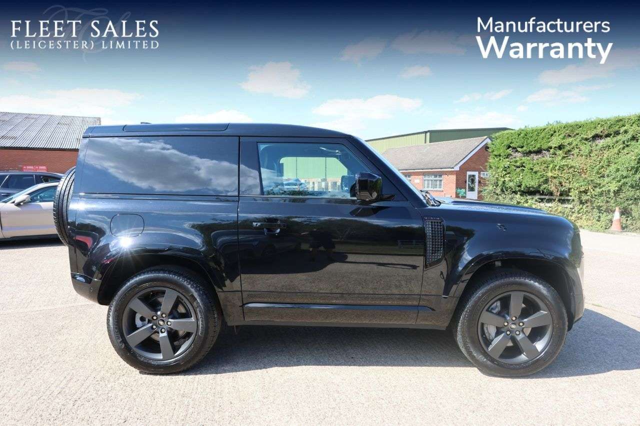 A 2024 LAND ROVER DEFENDER 90 3.0 D350 MHEV X-Dynamic HSE Hard Top SUV 3dr Diesel Auto 4WD SWB Euro 6 (s/ A 2024 LAND ROVER DEFENDER 90 3.0 D350 MHEV X-Dynamic HSE Hard Top SUV 3dr Diesel Auto 4WD SWB Euro 6 (s/