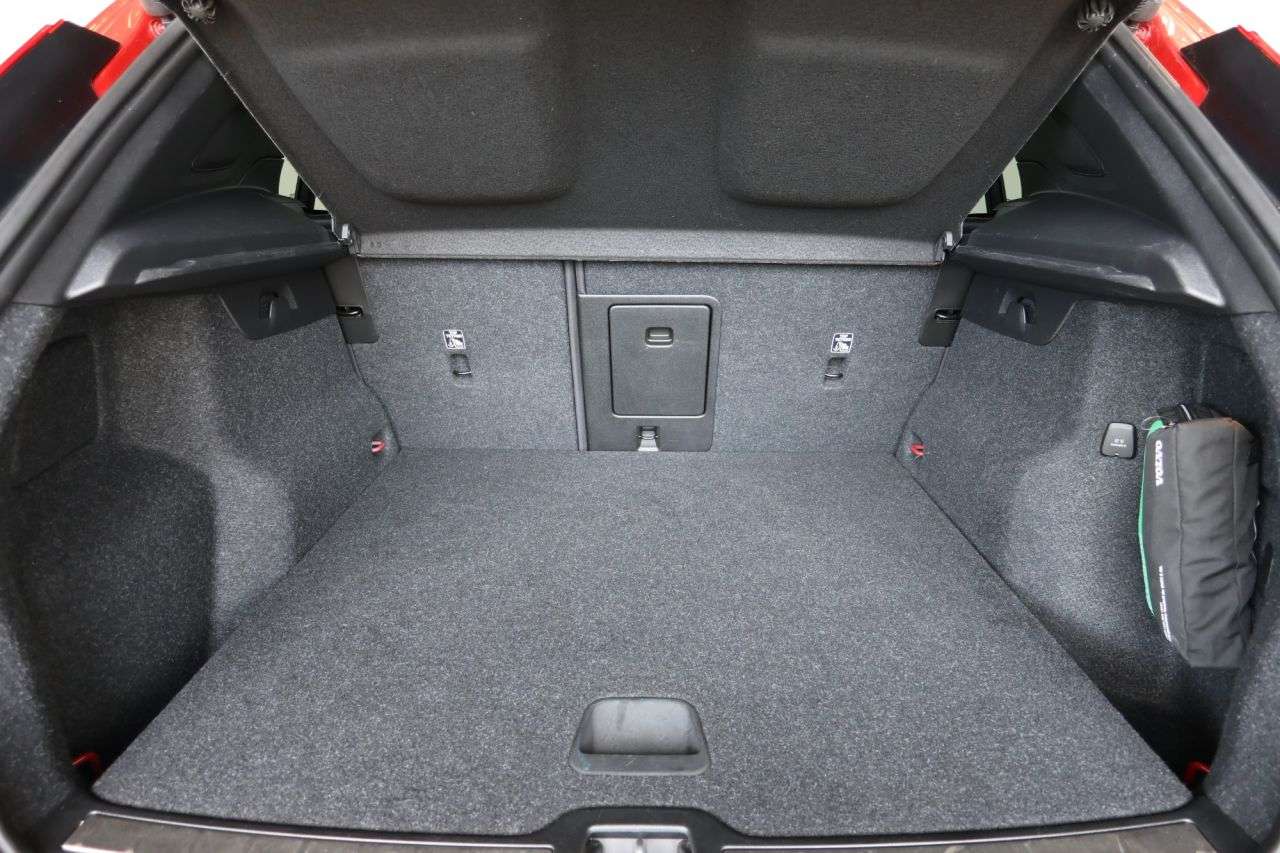 2022 VOLVO XC40 2022 VOLVO XC40