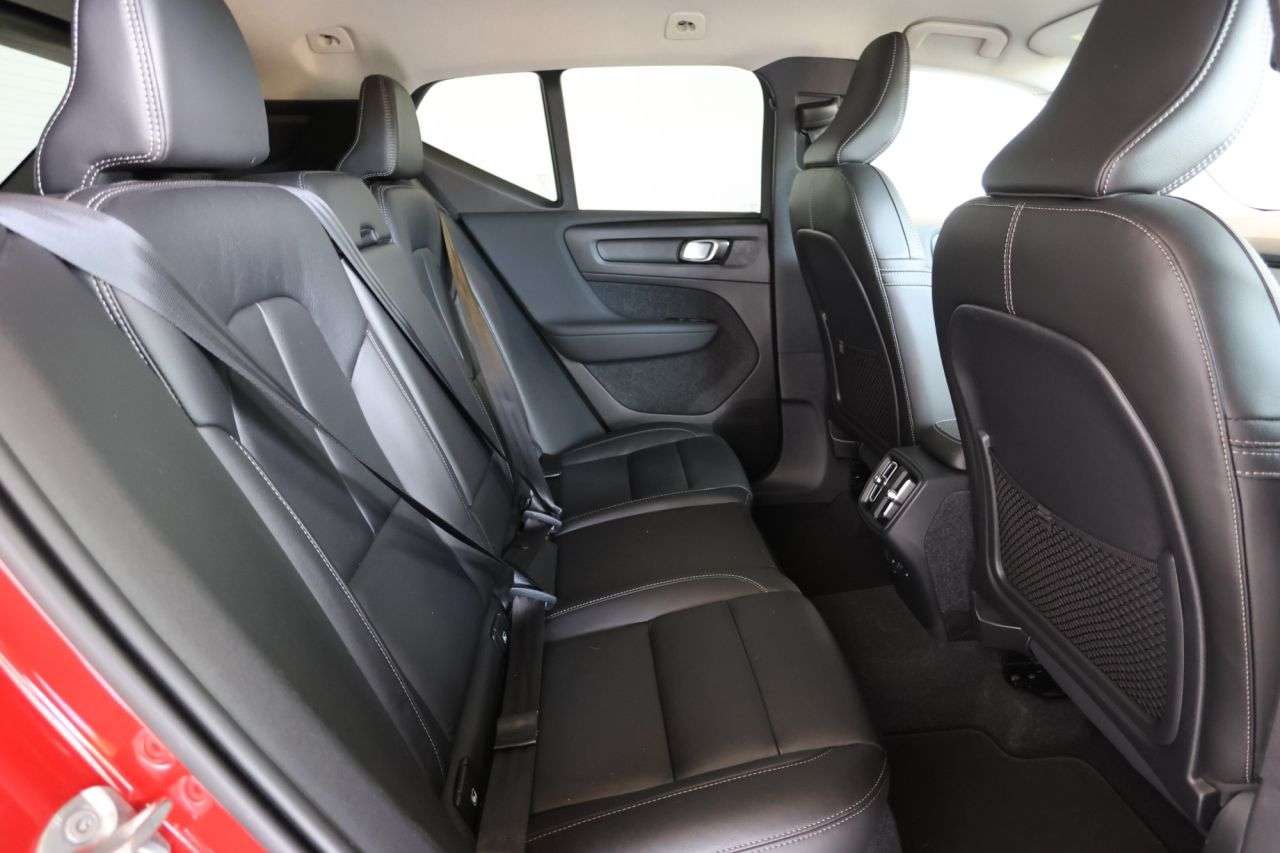 2022 VOLVO XC40 2022 VOLVO XC40
