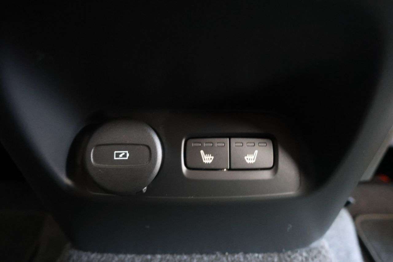2022 VOLVO XC40 2022 VOLVO XC40