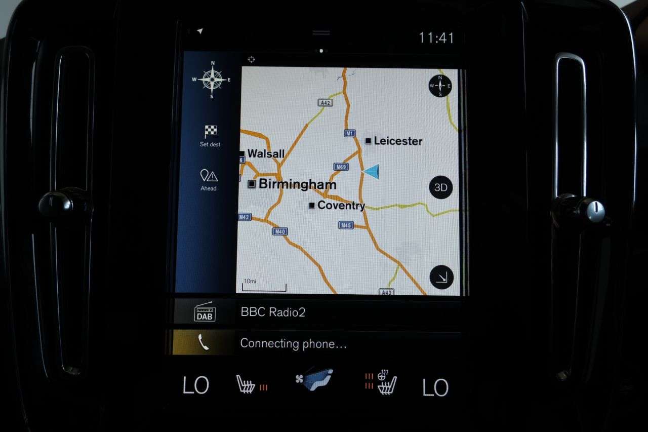 2022 VOLVO XC40 2022 VOLVO XC40