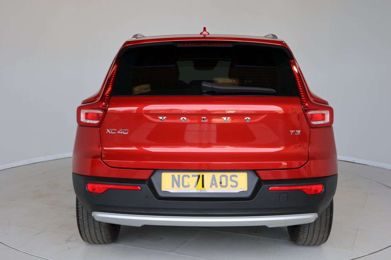 2022 VOLVO XC40 2022 VOLVO XC40