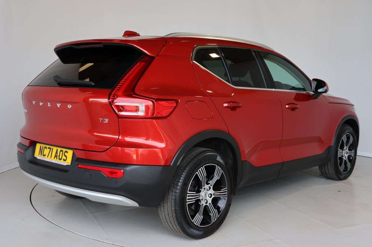 2022 VOLVO XC40 2022 VOLVO XC40
