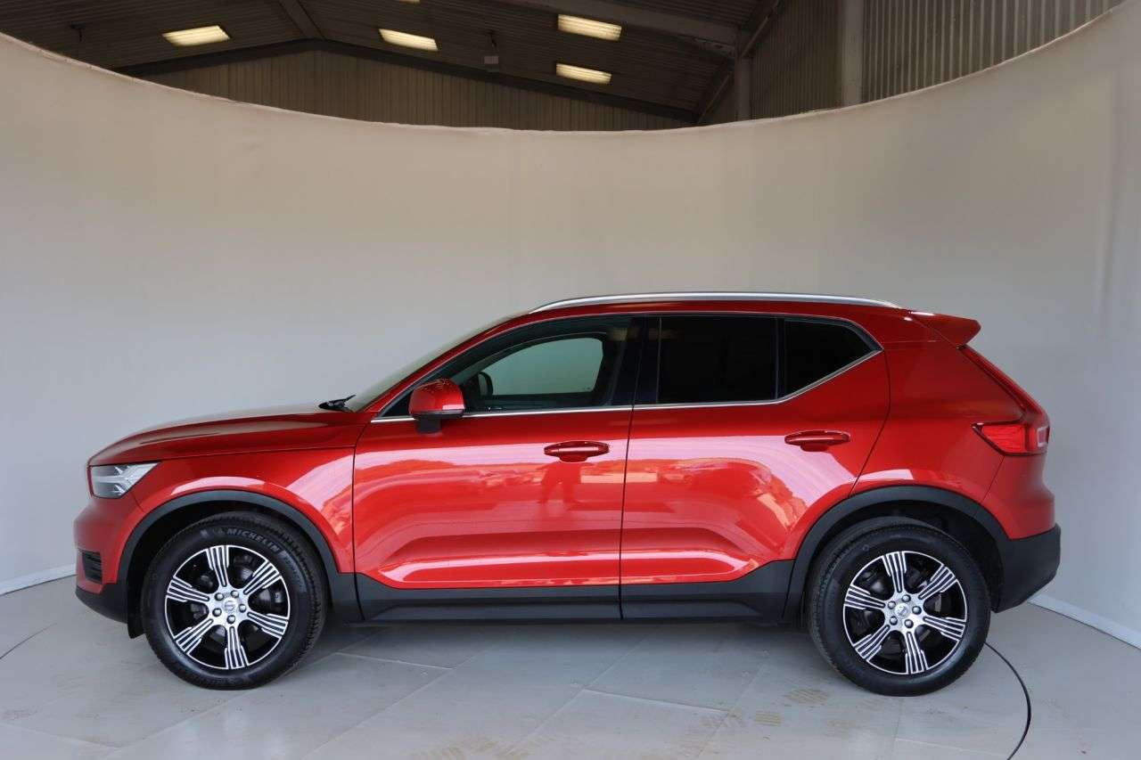 2022 VOLVO XC40 2022 VOLVO XC40