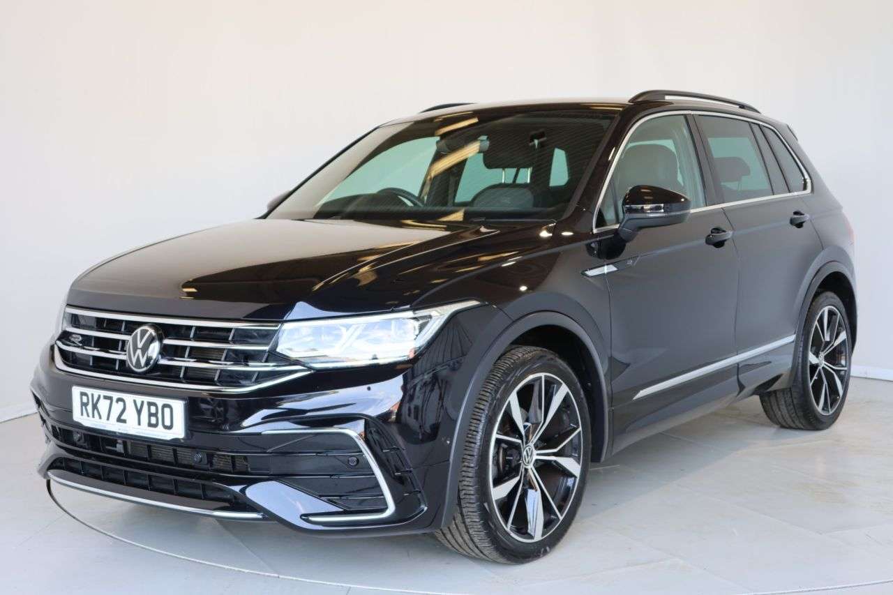 A 2022 VOLKSWAGEN TIGUAN 1.5 TSI R-Line SUV 5dr Petrol DSG Euro 6 (s/s) (150 ps) HEATED STEERING WHE A 2022 VOLKSWAGEN TIGUAN 1.5 TSI R-Line SUV 5dr Petrol DSG Euro 6 (s/s) (150 ps) HEATED STEERING WHE