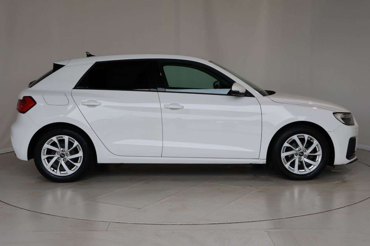 A 2022 AUDI A1 1.0 TFSI 25 Sport Sportback 5dr Petrol S Tronic Euro 6 (s/s) (95 ps) FREE 2 A 2022 AUDI A1 1.0 TFSI 25 Sport Sportback 5dr Petrol S Tronic Euro 6 (s/s) (95 ps) FREE 2