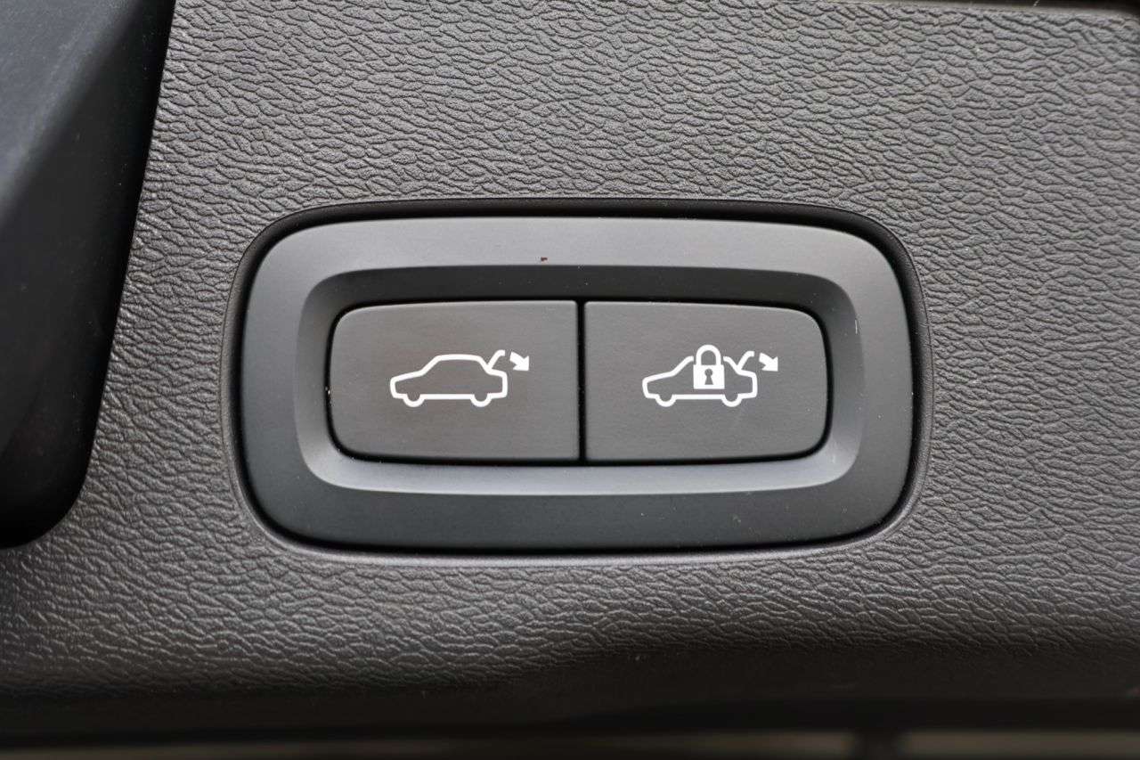 2022 VOLVO XC60 2022 VOLVO XC60