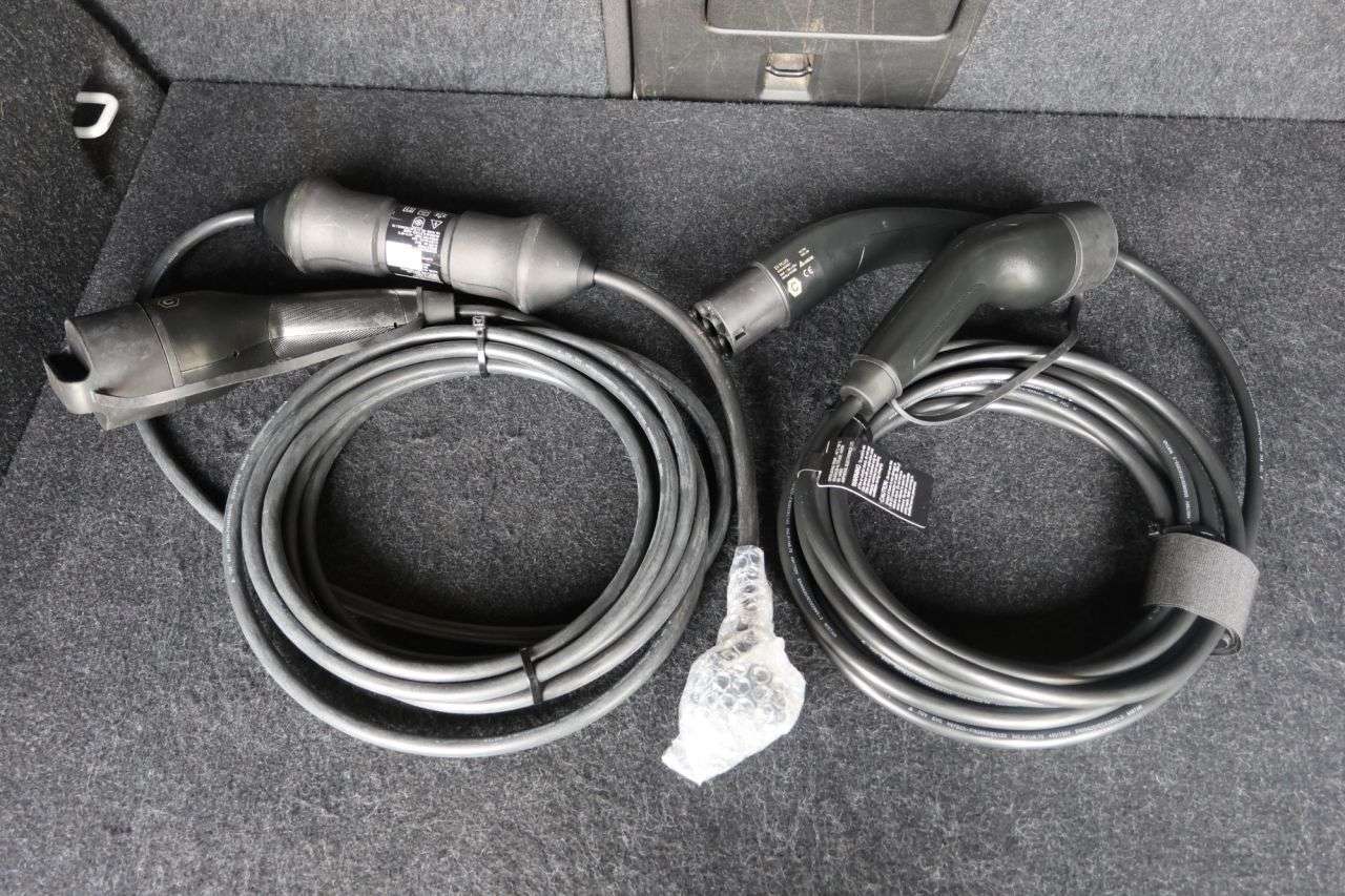 2023 VOLVO XC40 2023 VOLVO XC40