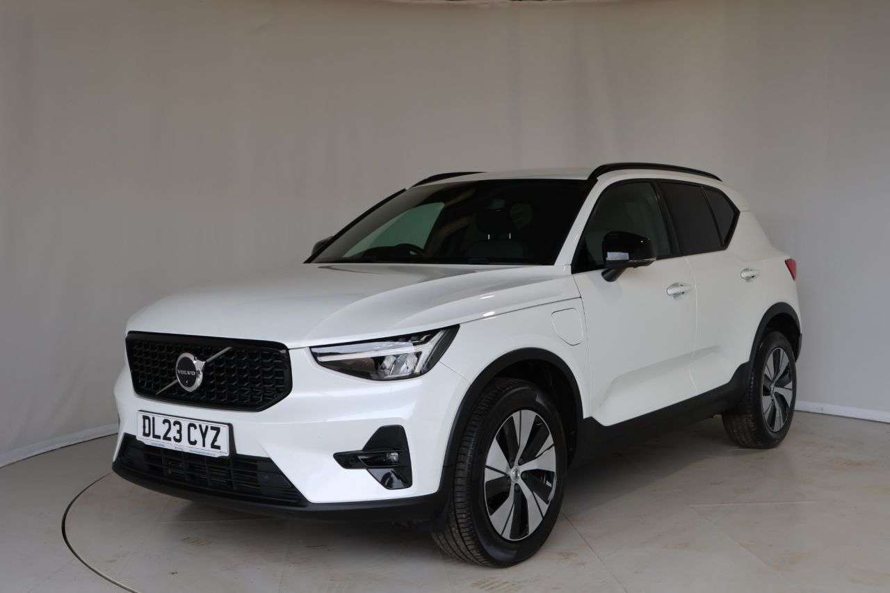 A 2023 VOLVO XC40 1.5h T4 Recharge 10.7kWh Plus SUV 5dr Petrol Plug-in Hybrid Auto Euro 6 (s/ A 2023 VOLVO XC40 1.5h T4 Recharge 10.7kWh Plus SUV 5dr Petrol Plug-in Hybrid Auto Euro 6 (s/