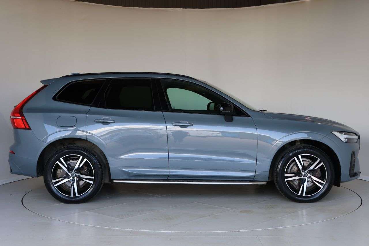 A 2022 VOLVO XC60 2.0 B4 MHEV Plus SUV 5dr Diesel Hybrid Auto AWD Euro 6 (s/s) (197 ps) HEATE A 2022 VOLVO XC60 2.0 B4 MHEV Plus SUV 5dr Diesel Hybrid Auto AWD Euro 6 (s/s) (197 ps) HEATE