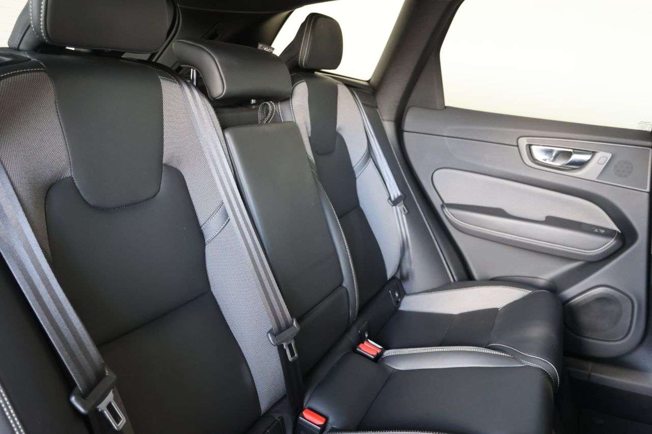 2022 VOLVO XC60 2022 VOLVO XC60