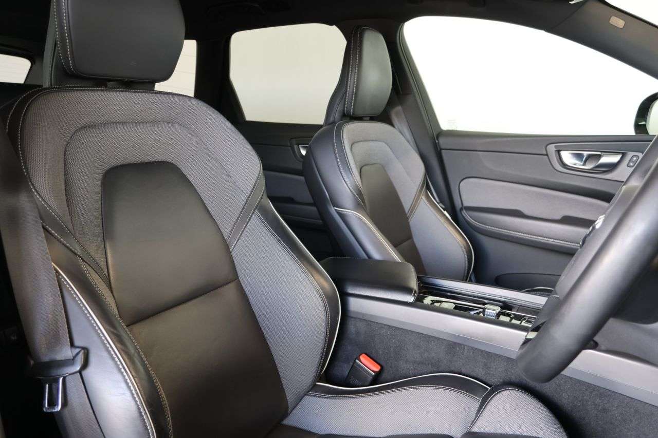 2022 VOLVO XC60 2022 VOLVO XC60