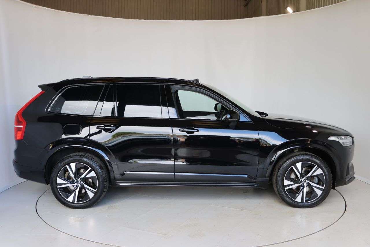A 2022 VOLVO XC90 2.0 B5 MHEV Plus SUV 5dr Diesel Hybrid Auto 4WD Euro 6 (s/s) (235 ps) HEATE A 2022 VOLVO XC90 2.0 B5 MHEV Plus SUV 5dr Diesel Hybrid Auto 4WD Euro 6 (s/s) (235 ps) HEATE