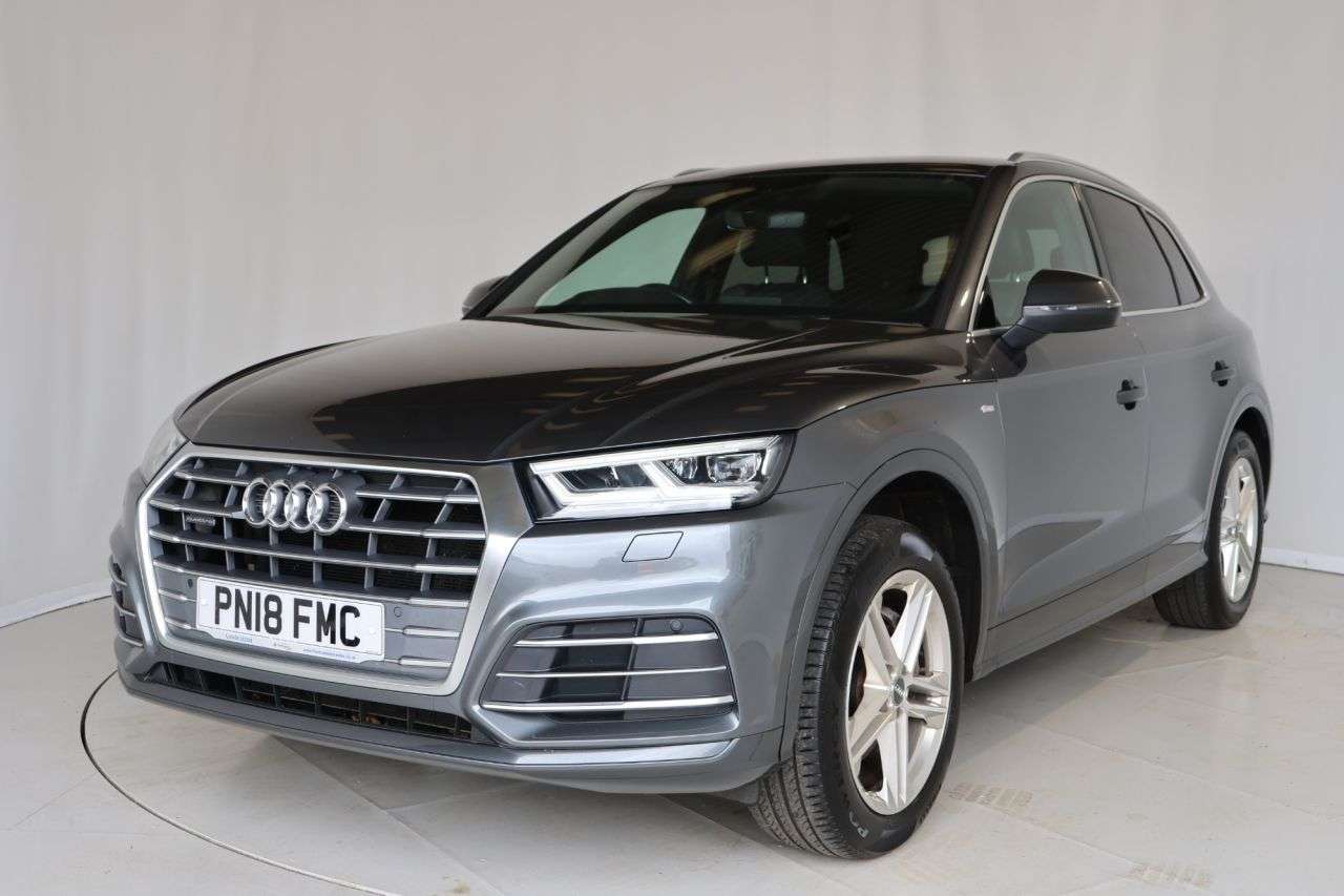 A 2018 AUDI Q5 2.0 TDI S line SUV 5dr Diesel S Tronic quattro Euro 6 (s/s) (190 ps) APPLE A 2018 AUDI Q5 2.0 TDI S line SUV 5dr Diesel S Tronic quattro Euro 6 (s/s) (190 ps) APPLE