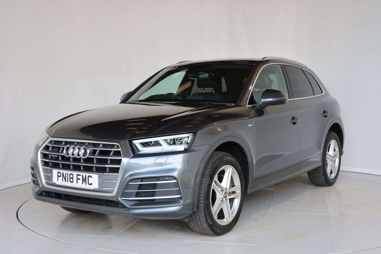 A 2018 AUDI Q5 2.0 TDI S line SUV 5dr Diesel S Tronic quattro Euro 6 (s/s) (190 ps) APPLE A 2018 AUDI Q5 2.0 TDI S line SUV 5dr Diesel S Tronic quattro Euro 6 (s/s) (190 ps) APPLE