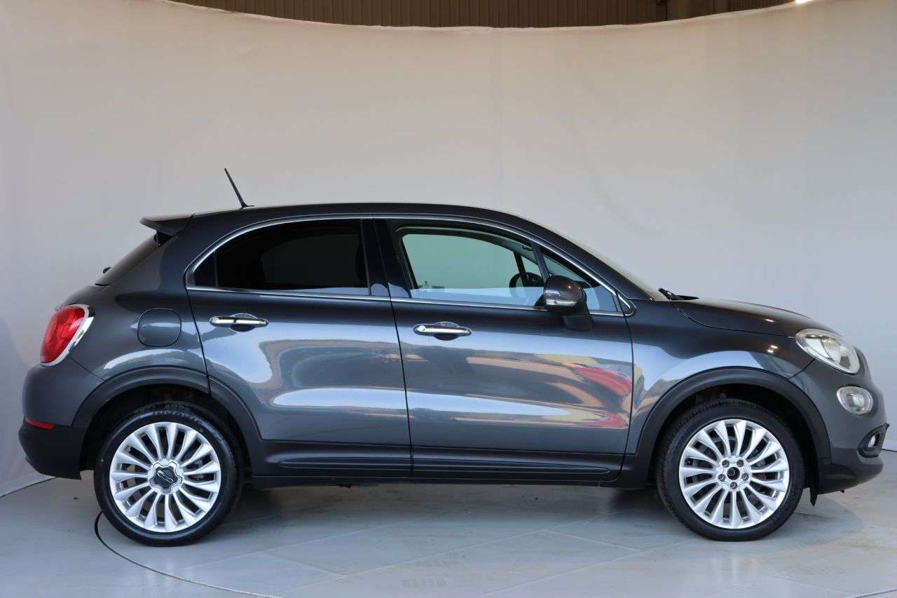 A 2015 FIAT 500X 1.4 MultiAir Lounge SUV 5dr Petrol Manual Euro 6 (s/s) (140 ps) SAT NAV A 2015 FIAT 500X 1.4 MultiAir Lounge SUV 5dr Petrol Manual Euro 6 (s/s) (140 ps) SAT NAV