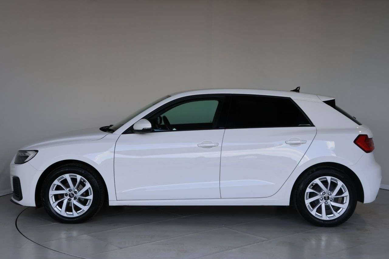 A 2022 AUDI A1 1.0 TFSI 25 Sport Sportback 5dr Petrol S Tronic Euro 6 (s/s) (95 ps) APPLE A 2022 AUDI A1 1.0 TFSI 25 Sport Sportback 5dr Petrol S Tronic Euro 6 (s/s) (95 ps) APPLE