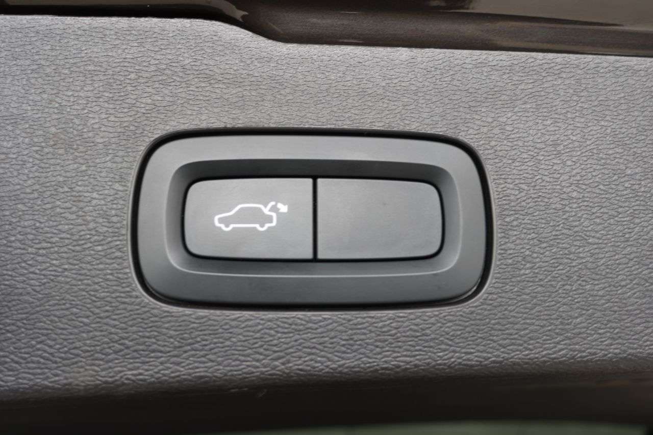 2023 VOLVO V60 2023 VOLVO V60
