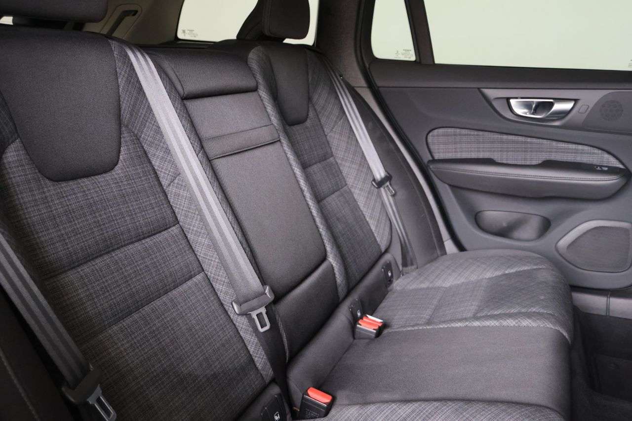 2023 VOLVO V60 2023 VOLVO V60