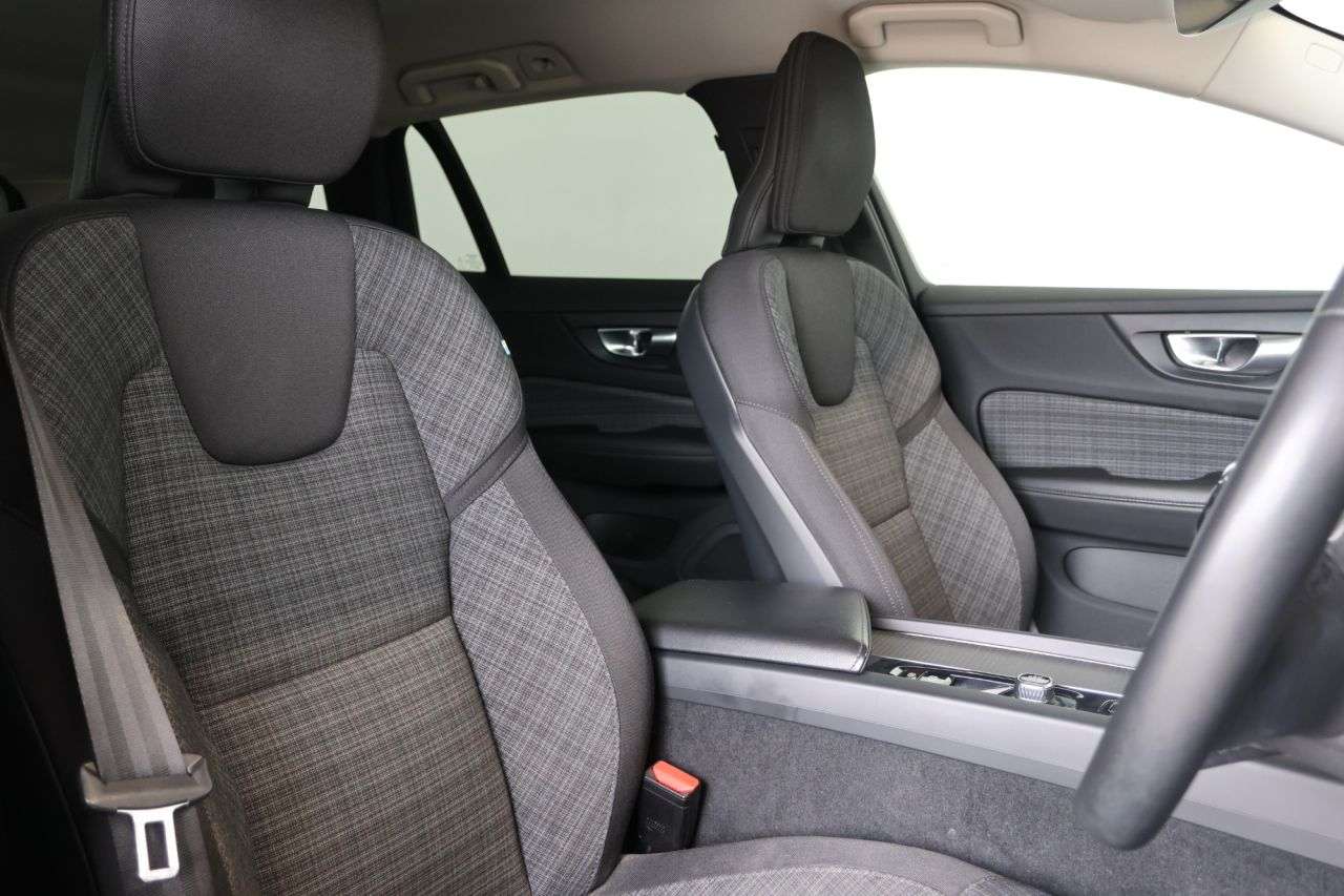 2023 VOLVO V60 2023 VOLVO V60