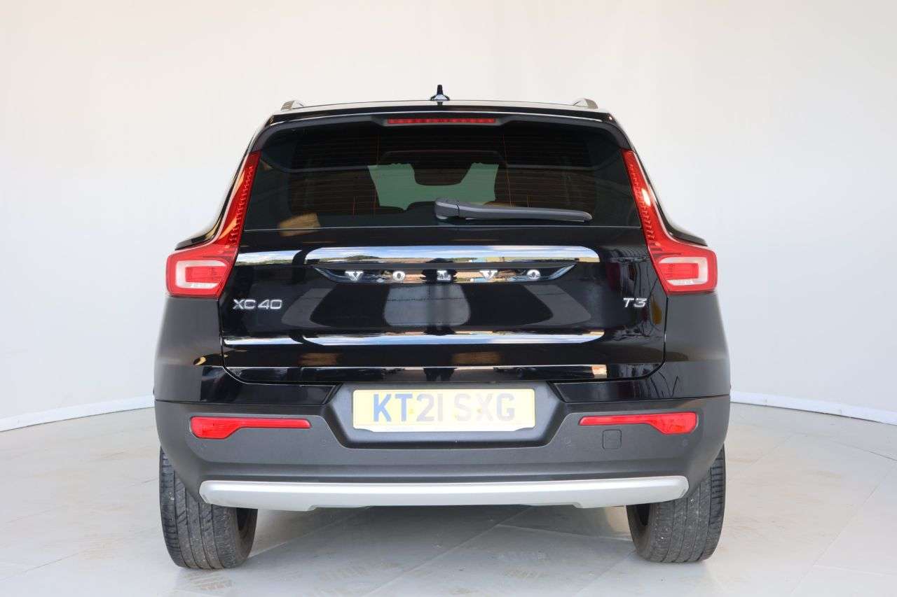 2021 VOLVO XC40 2021 VOLVO XC40