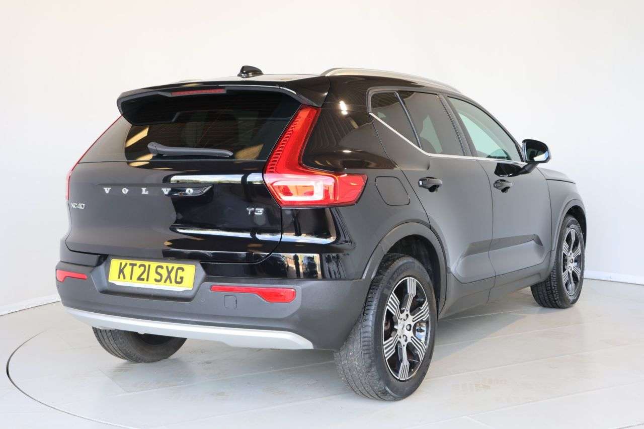2021 VOLVO XC40 2021 VOLVO XC40