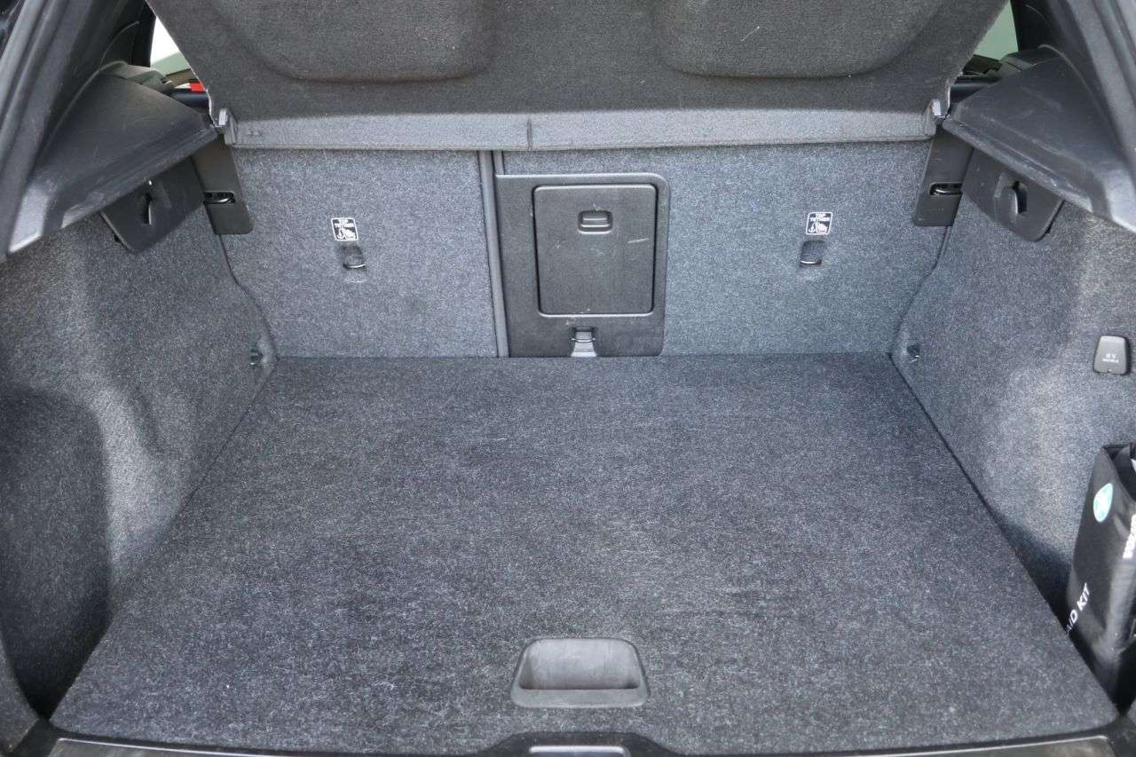 2021 VOLVO XC40 2021 VOLVO XC40