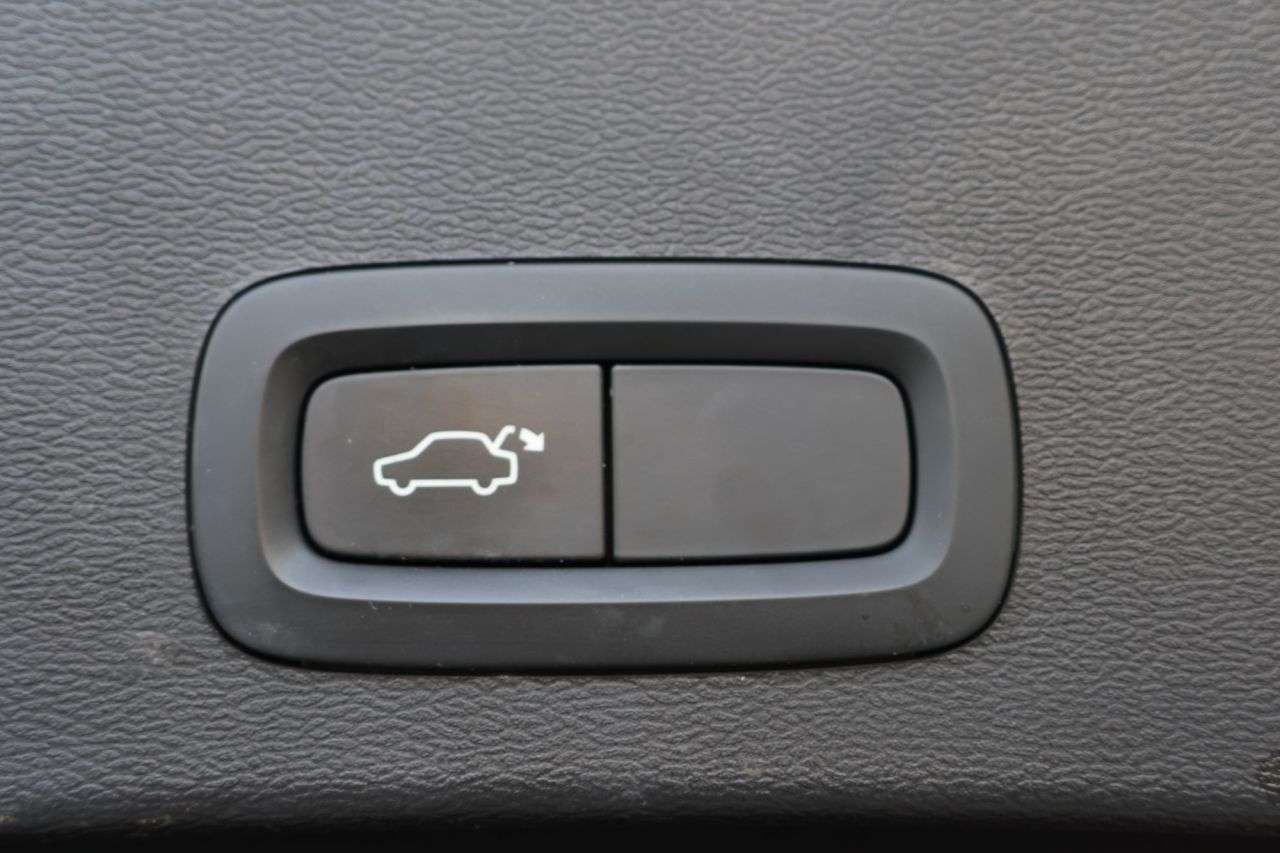 2021 VOLVO XC40 2021 VOLVO XC40