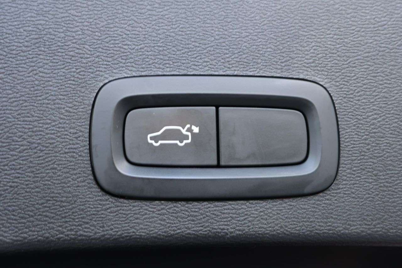 2021 VOLVO XC40 2021 VOLVO XC40