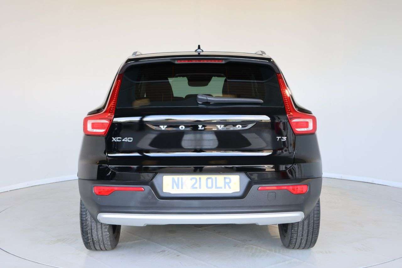 2021 VOLVO XC40 2021 VOLVO XC40