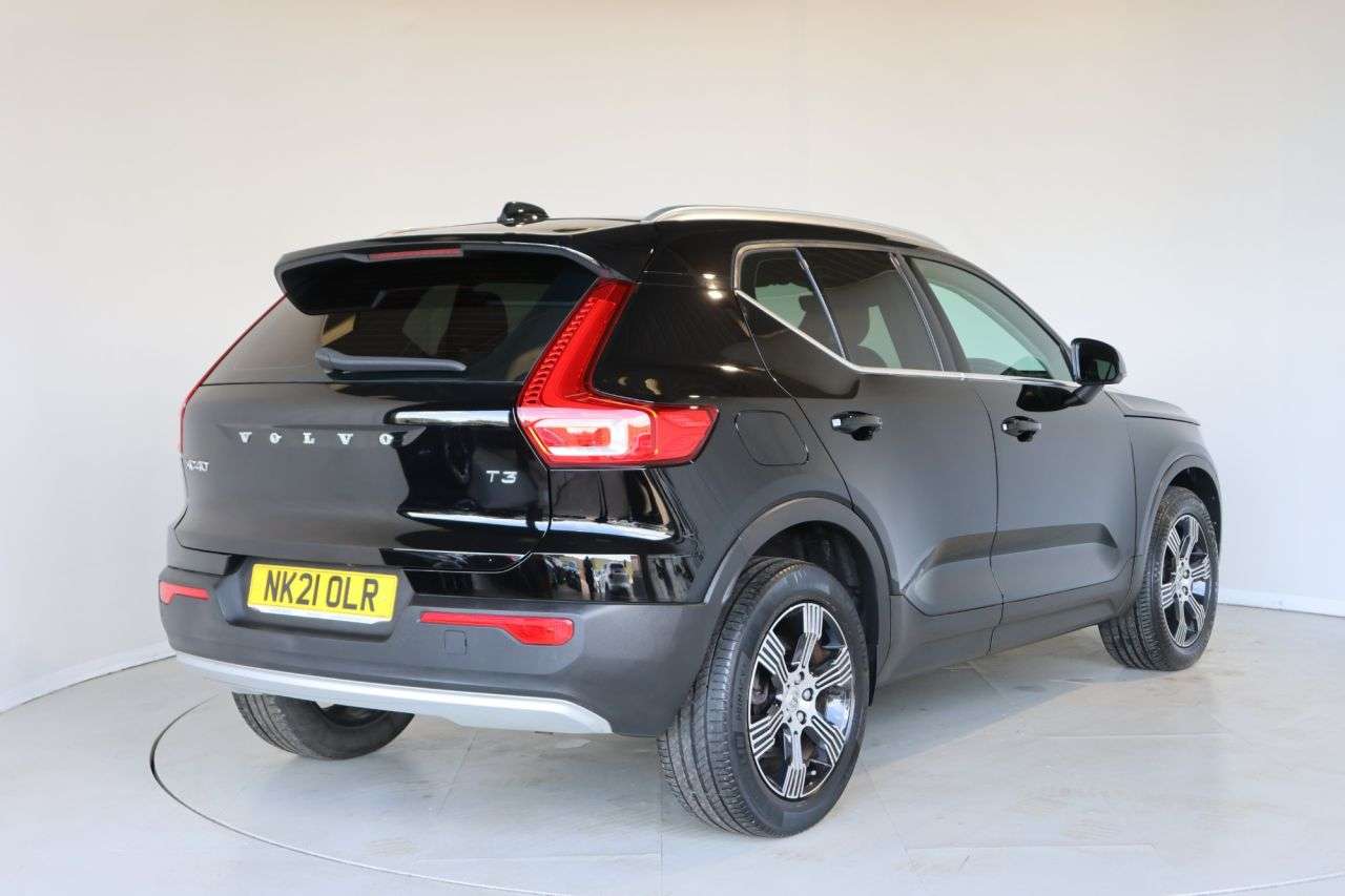 2021 VOLVO XC40 2021 VOLVO XC40